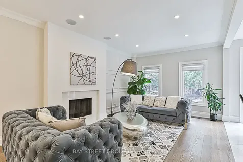 11 Gatcombe Circle Richmond Hill ON L4C 9P4
