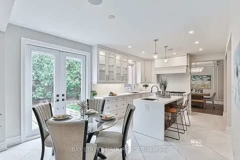 11 Gatcombe Circle Richmond Hill ON L4C 9P4