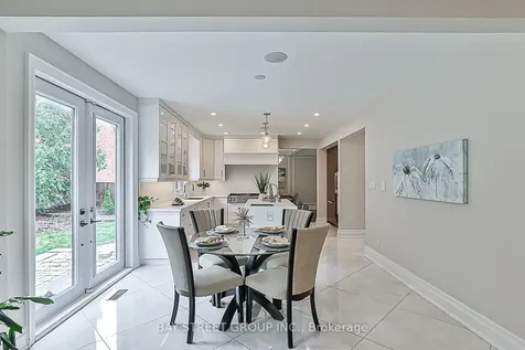 11 Gatcombe Circle Richmond Hill ON L4C 9P4