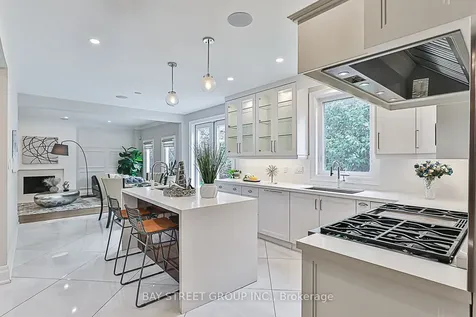 11 Gatcombe Circle Richmond Hill ON L4C 9P4