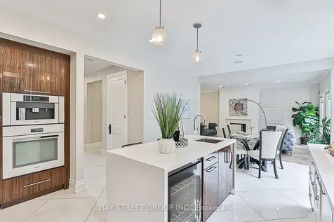 11 Gatcombe Circle Richmond Hill ON L4C 9P4