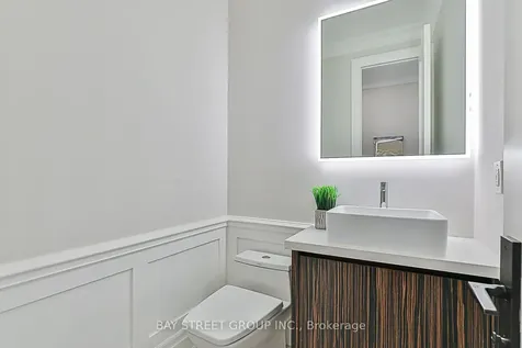 11 Gatcombe Circle Richmond Hill ON L4C 9P4