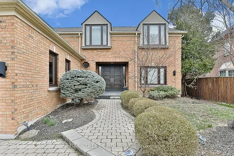 11 Gatcombe Circle Richmond Hill ON L4C 9P4