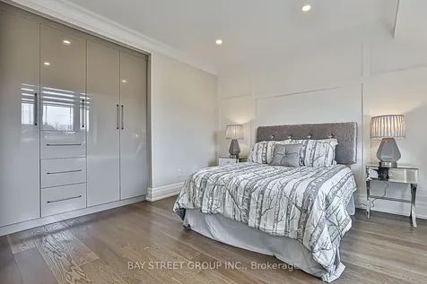 11 Gatcombe Circle Richmond Hill ON L4C 9P4