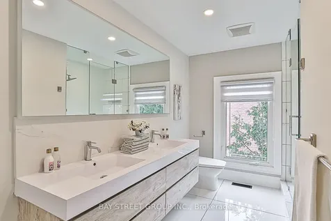 11 Gatcombe Circle Richmond Hill ON L4C 9P4