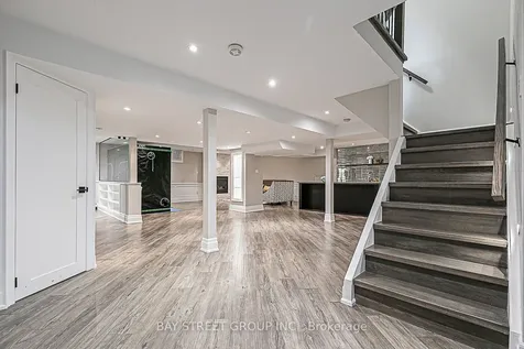 11 Gatcombe Circle Richmond Hill ON L4C 9P4