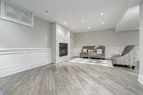 11 Gatcombe Circle Richmond Hill ON L4C 9P4