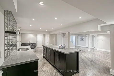 11 Gatcombe Circle Richmond Hill ON L4C 9P4