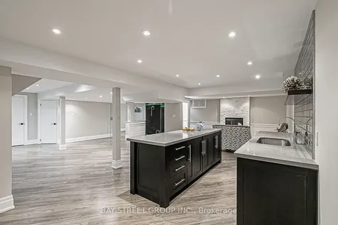 11 Gatcombe Circle Richmond Hill ON L4C 9P4