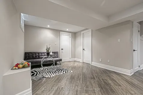 11 Gatcombe Circle Richmond Hill ON L4C 9P4