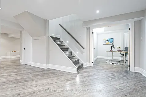 11 Gatcombe Circle Richmond Hill ON L4C 9P4