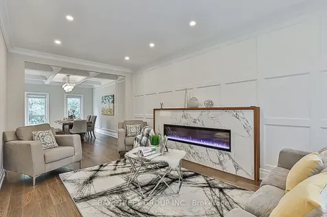 11 Gatcombe Circle Richmond Hill ON L4C 9P4