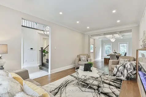 11 Gatcombe Circle Richmond Hill ON L4C 9P4