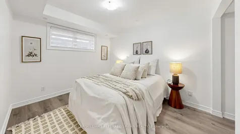 11 Dunsheath Way Markham ON L6B 1N3