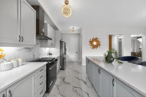 69 Settlers Crescent Bradford West Gwillimbury ON L3Z 4N3
