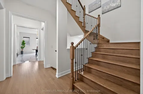69 Settlers Crescent Bradford West Gwillimbury ON L3Z 4N3