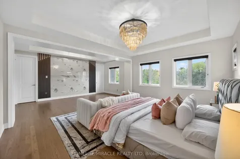 69 Settlers Crescent Bradford West Gwillimbury ON L3Z 4N3