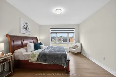 69 Settlers Crescent Bradford West Gwillimbury ON L3Z 4N3