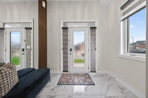 69 Settlers Crescent Bradford West Gwillimbury ON L3Z 4N3