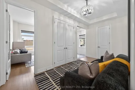 69 Settlers Crescent Bradford West Gwillimbury ON L3Z 4N3