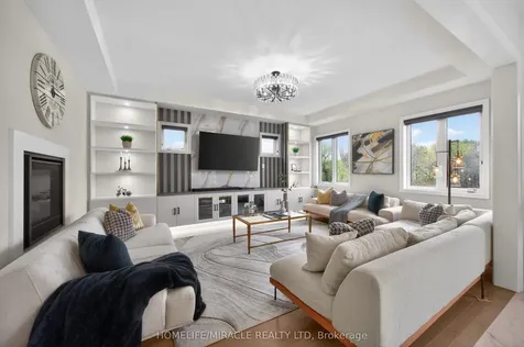 69 Settlers Crescent Bradford West Gwillimbury ON L3Z 4N3