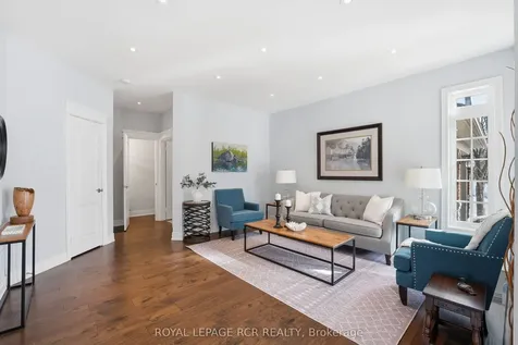 16 Bonnell Crescent Aurora ON L4G 7S8