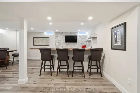 16 Bonnell Crescent Aurora ON L4G 7S8