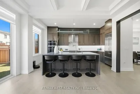 99 Coldwell Bay Circle Vaughan ON L4H 5E9