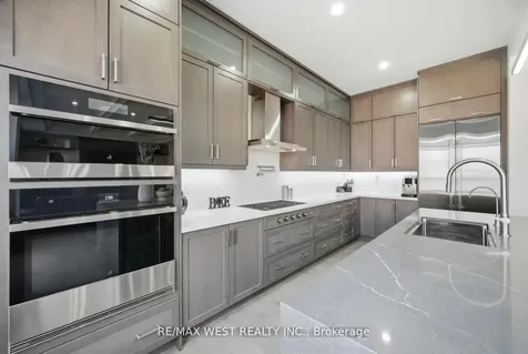 99 Coldwell Bay Circle Vaughan ON L4H 5E9