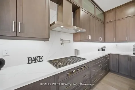99 Coldwell Bay Circle Vaughan ON L4H 5E9