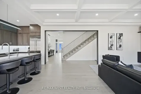 99 Coldwell Bay Circle Vaughan ON L4H 5E9
