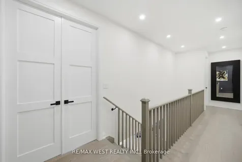 99 Coldwell Bay Circle Vaughan ON L4H 5E9
