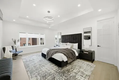 99 Coldwell Bay Circle Vaughan ON L4H 5E9