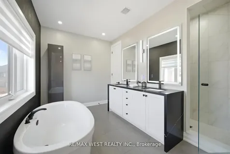 99 Coldwell Bay Circle Vaughan ON L4H 5E9