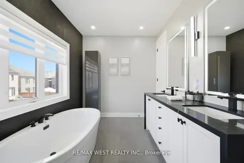99 Coldwell Bay Circle Vaughan ON L4H 5E9