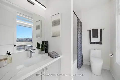 99 Coldwell Bay Circle Vaughan ON L4H 5E9