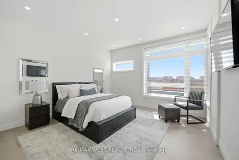 99 Coldwell Bay Circle Vaughan ON L4H 5E9