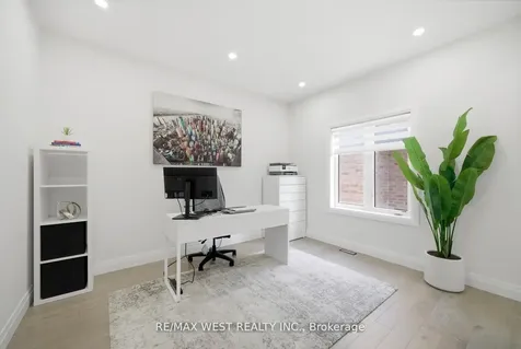 99 Coldwell Bay Circle Vaughan ON L4H 5E9