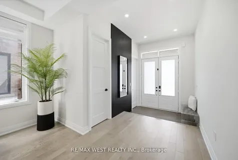 99 Coldwell Bay Circle Vaughan ON L4H 5E9