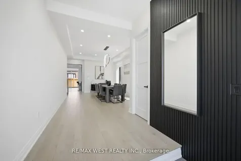99 Coldwell Bay Circle Vaughan ON L4H 5E9