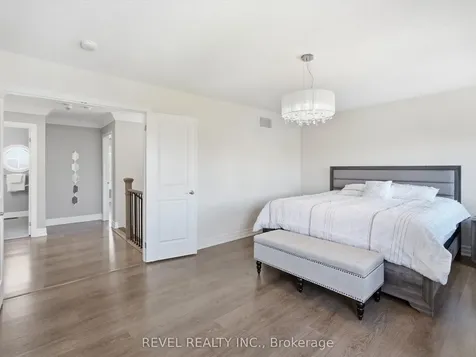 17 Mount Crescent Essa ON L3W 0N4