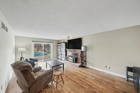 24 Maple Avenue W New Tecumseth ON L0G 1A0