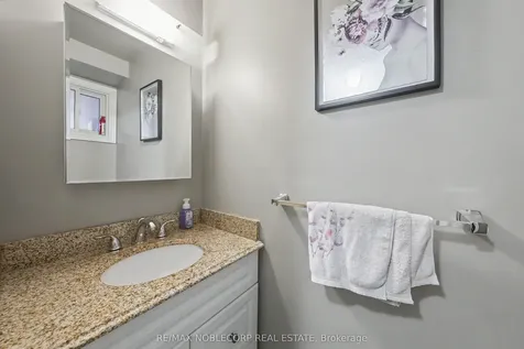 24 Maple Avenue W New Tecumseth ON L0G 1A0