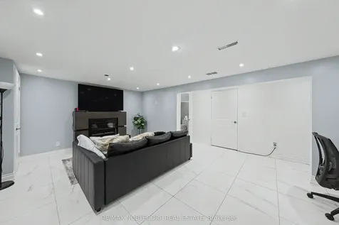 24 Maple Avenue W New Tecumseth ON L0G 1A0