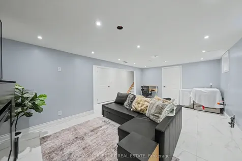 24 Maple Avenue W New Tecumseth ON L0G 1A0