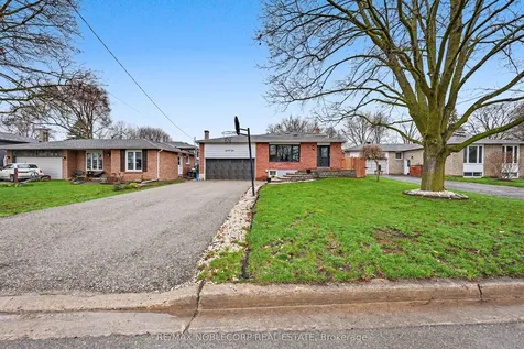 24 Maple Avenue W New Tecumseth ON L0G 1A0