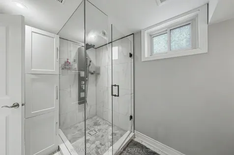 24 Maple Avenue W New Tecumseth ON L0G 1A0