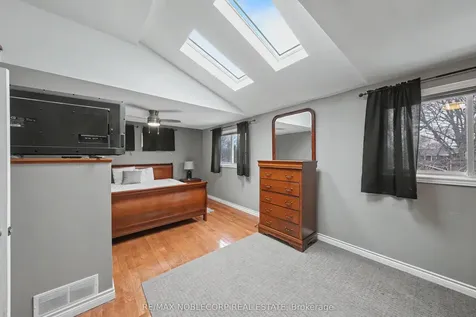 24 Maple Avenue W New Tecumseth ON L0G 1A0