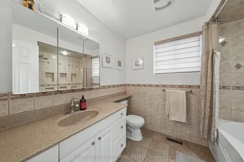 24 Maple Avenue W New Tecumseth ON L0G 1A0