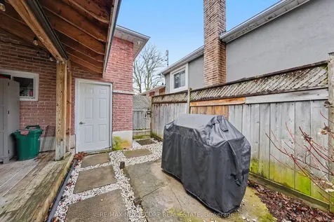 24 Maple Avenue W New Tecumseth ON L0G 1A0